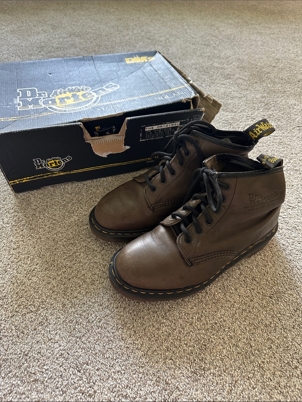 Vintage Dr. Martens Brown Leather Lace-Up Ankle Boots size 8